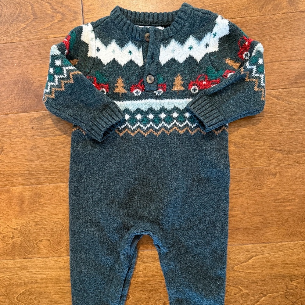 Old Navy Cozy Knit Baby Romper with Festive Pattern 6-12mo